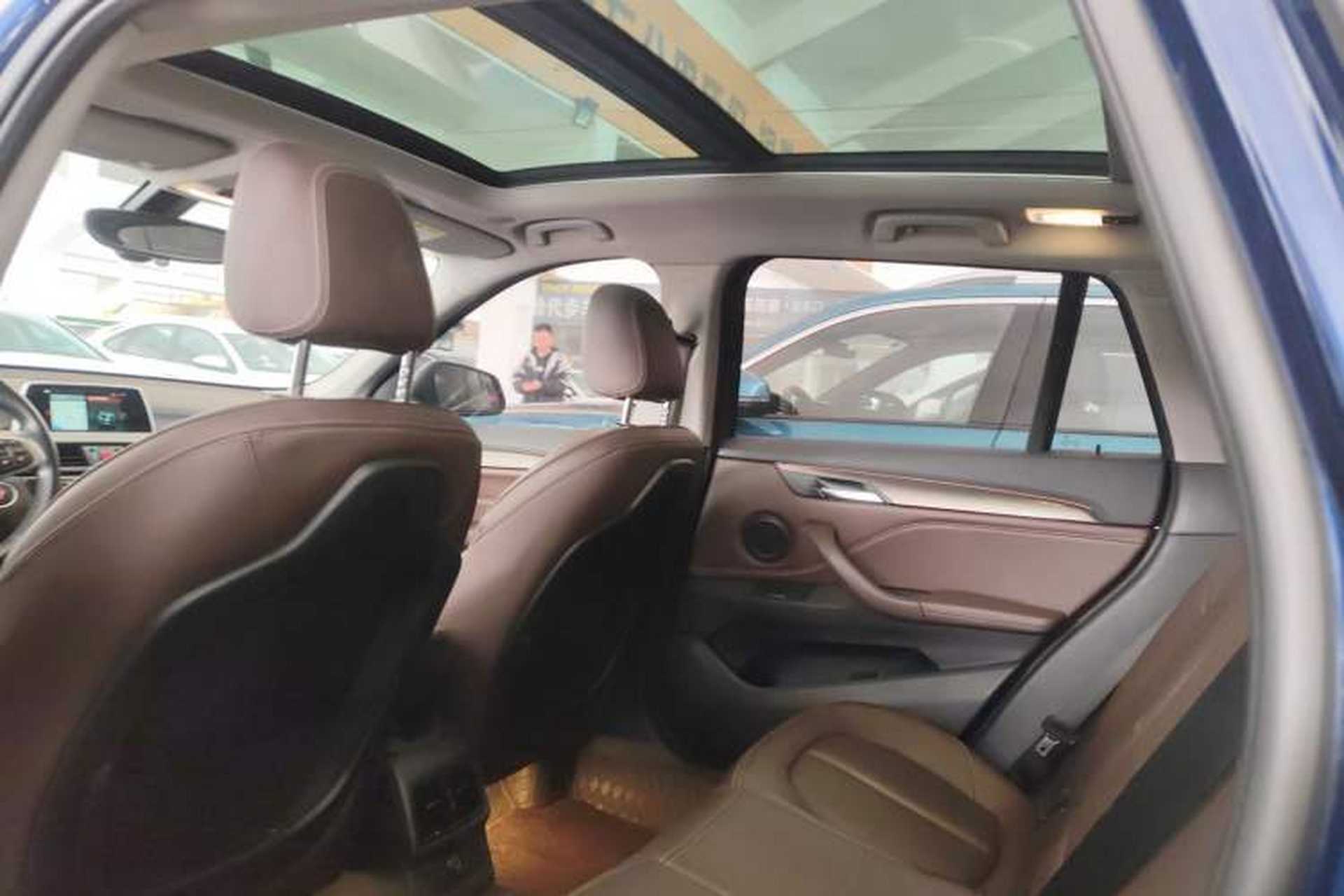 Used BMW X1 2018 xDrive20Li Luxury Edition Headliner
