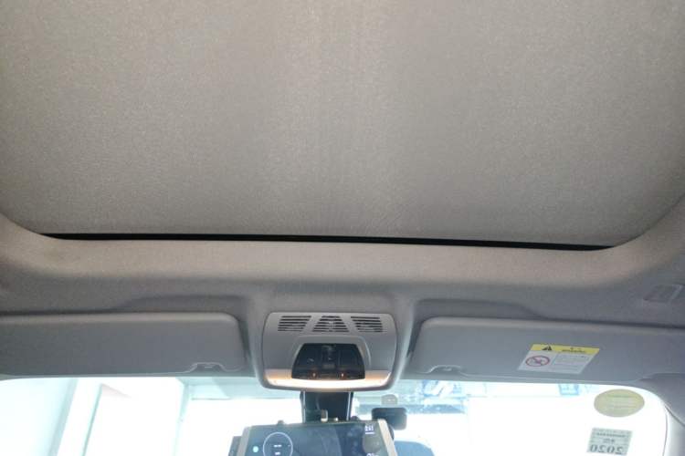 Used BMW X1 2018 xDrive20Li Luxury Edition Headliner