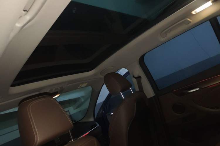 Used BMW X1 2018 sDrive18Li Luxury Model Headliner