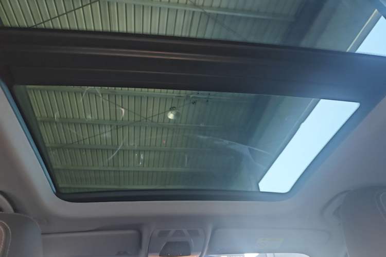 Used BMW X1 2018 xDrive20Li Luxury Edition Headliner