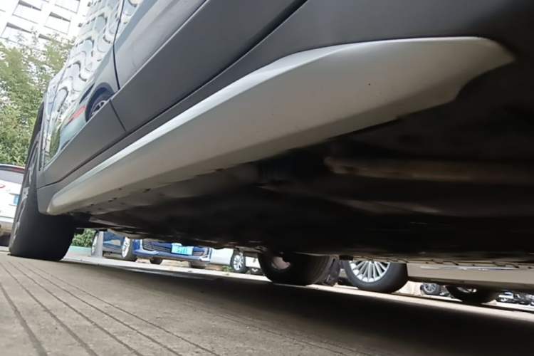 Used BMW X1 2018 xDrive20Li Luxury Edition Left Side Sill