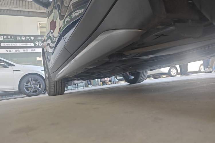 Used BMW X1 2018 xDrive20Li Luxury Edition Left Side Sill