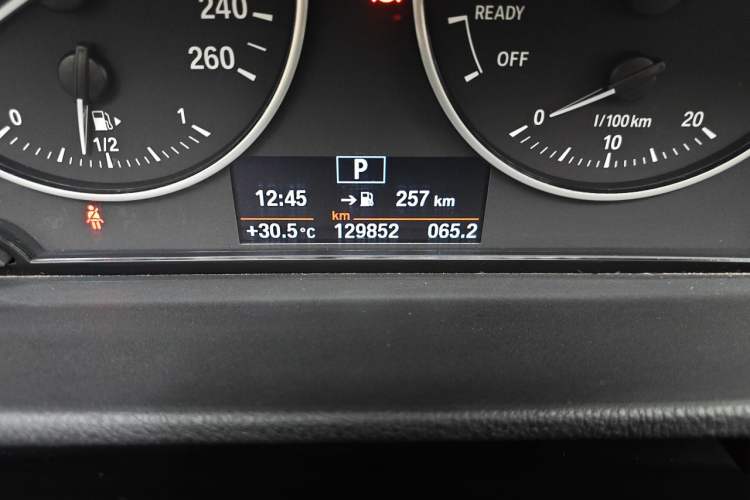 Used BMW X1 2018 xDrive20Li Luxury Edition Odometer Close Up