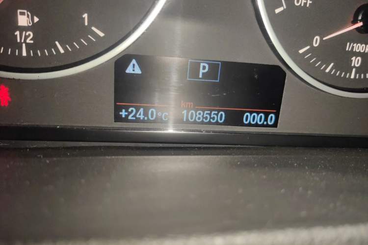 Used BMW X1 2018 sDrive18Li Luxury Model Odometer Close Up
