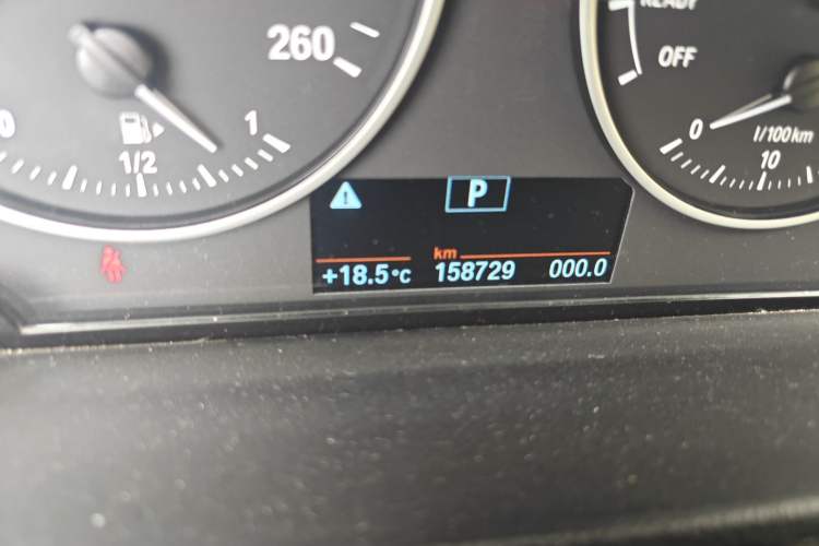 Used BMW X1 2018 sDrive18Li Luxury Model Odometer Close Up