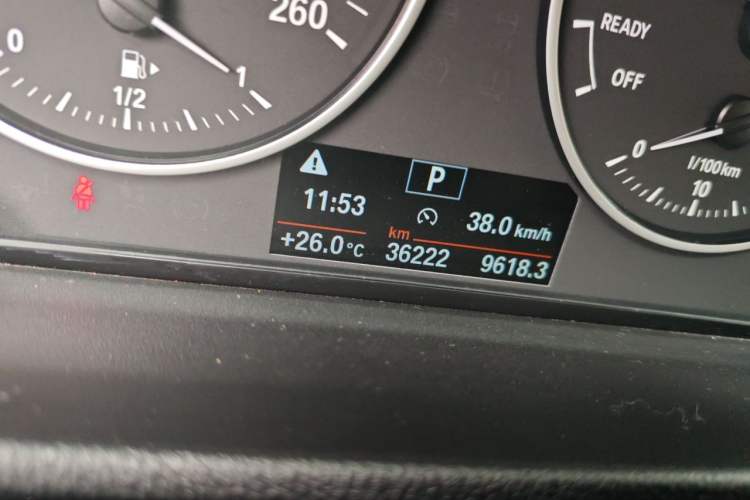 Used BMW X1 2018 sDrive18Li Fashion Model Odometer Close Up
