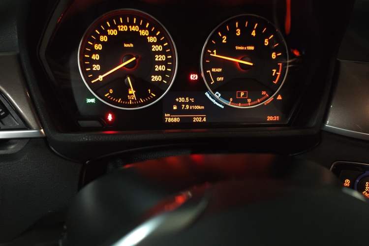 Used BMW X1 2018 xDrive20Li Luxury Model Odometer Close Up