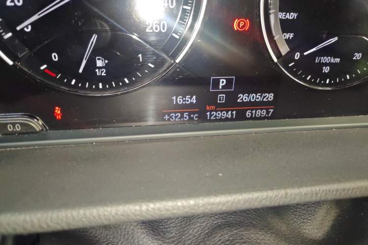 Used BMW X1 2018 sDrive20Li Leading Model Odometer Close Up