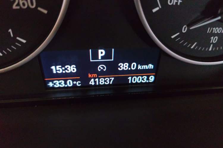 Used BMW X1 2018 xDrive20Li Luxury Edition Odometer Close Up