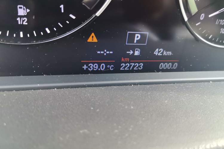 Used BMW X1 2018 sDrive18Li Luxury Model Odometer Close Up