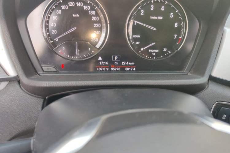 Used BMW X1 2018 sDrive18Li Fashion Model Odometer Close Up