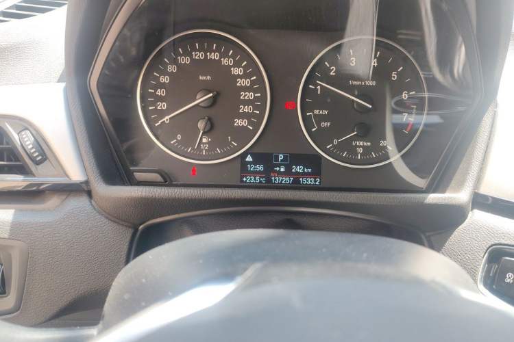 Used BMW X1 2018 sDrive18Li Fashion Model Odometer Close Up