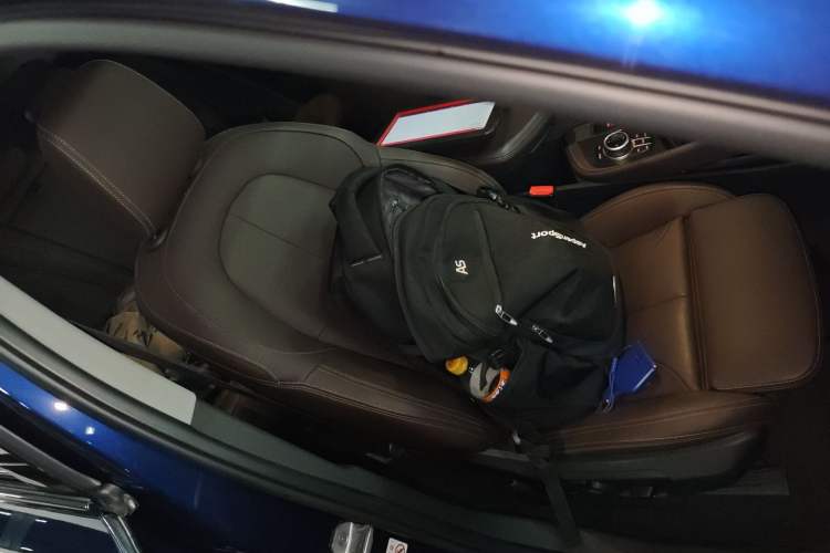 Used BMW X1 2018 xDrive20Li Luxury Edition Right Front Seat