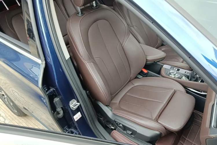 Used BMW X1 2018 xDrive20Li Luxury Edition Right Front Seat
