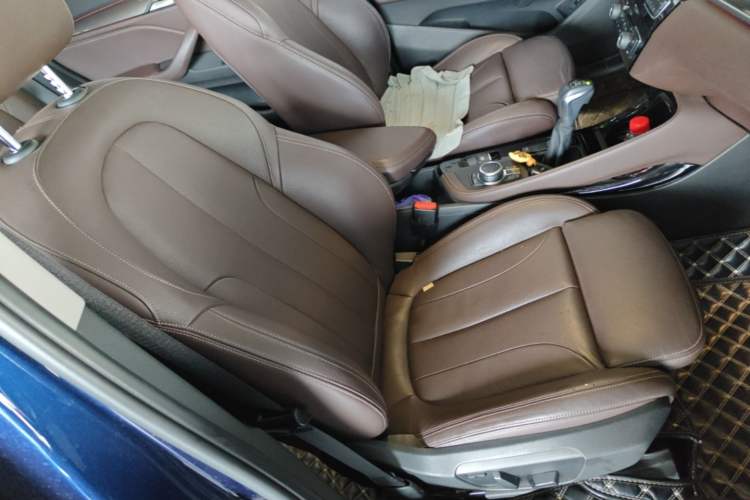Used BMW X1 2018 xDrive20Li Luxury Edition Right Front Seat