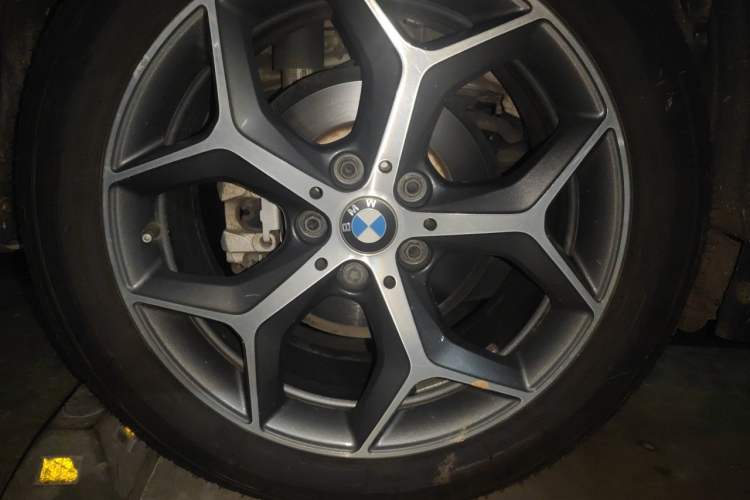 Used BMW X1 2018 xDrive20Li Luxury Edition Right Front Wheel Hub