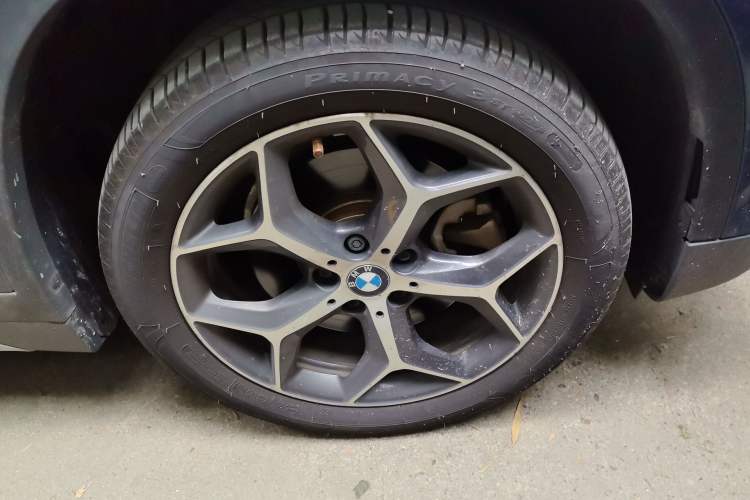 Used BMW X1 2018 xDrive20Li Luxury Model Right Front Wheel Hub
