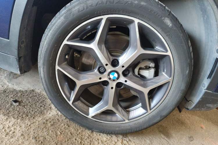 Used BMW X1 2018 xDrive20Li Luxury Edition Right Front Wheel Hub