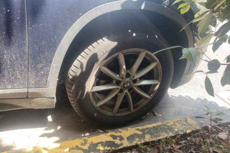 Used BMW X1 2018 sDrive18Li Fashion Model Right Front Wheel Hub