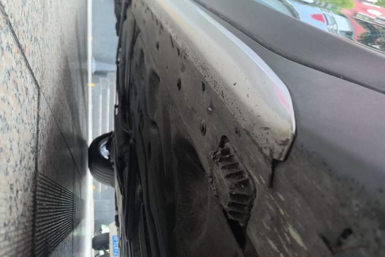 Used BMW X1 2018 sDrive18Li Luxury Model Right Side Sill