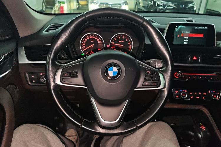 Used BMW X1 2018 xDrive20Li Luxury Edition Steering Wheel