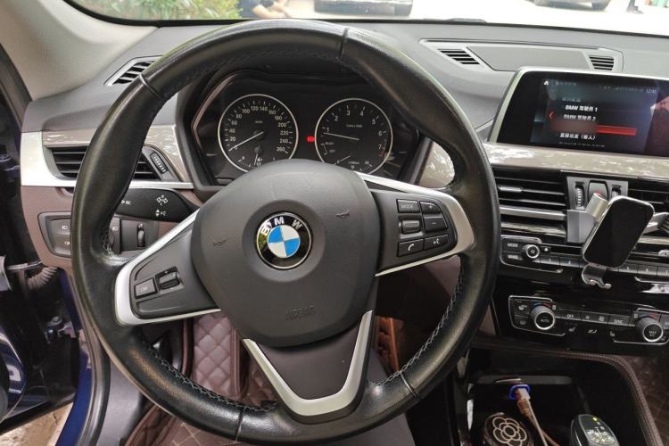 Used BMW X1 2018 xDrive20Li Luxury Edition Steering Wheel