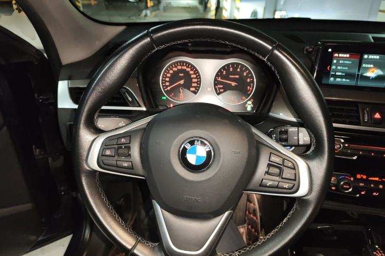 Used BMW X1 2018 xDrive20Li Luxury Model Steering Wheel