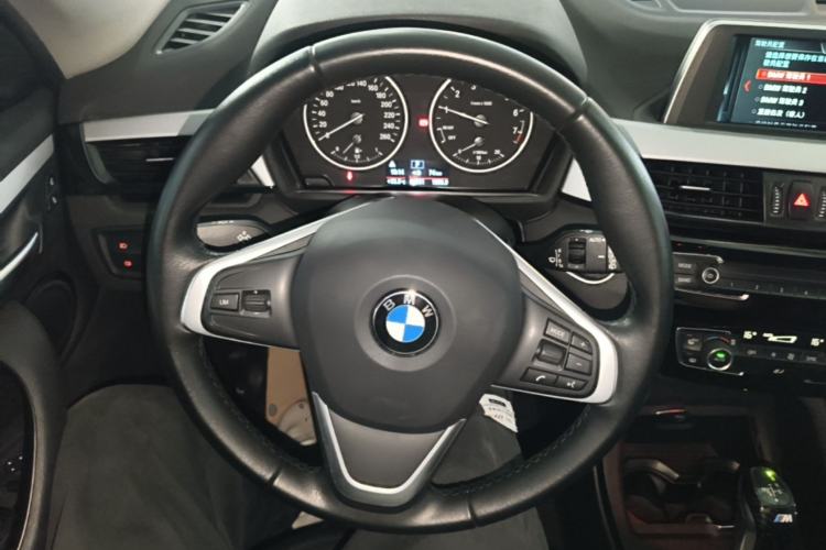 Used BMW X1 2018 sDrive20Li Leading Model Steering Wheel