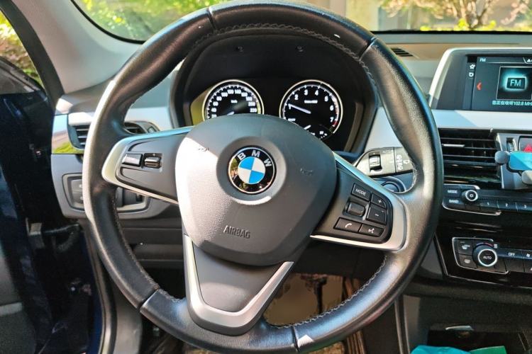 Used BMW X1 2018 sDrive20Li Leading Model Steering Wheel