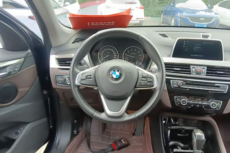 Used BMW X1 2018 xDrive20Li Luxury Edition Steering Wheel