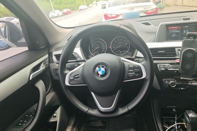 Used BMW X1 2018 sDrive20Li Leading Model Steering Wheel