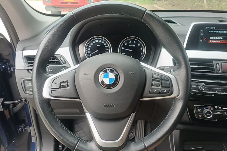 Used BMW X1 2018 sDrive20Li Leading Model Steering Wheel