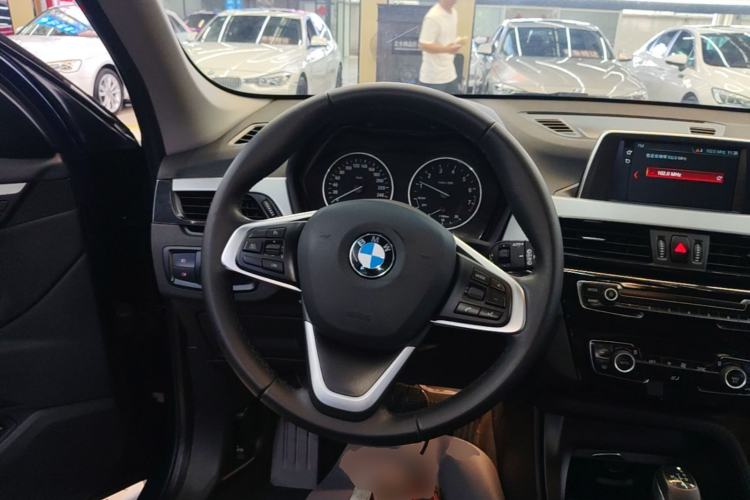 Used BMW X1 2018 sDrive20Li Leading Model Steering Wheel
