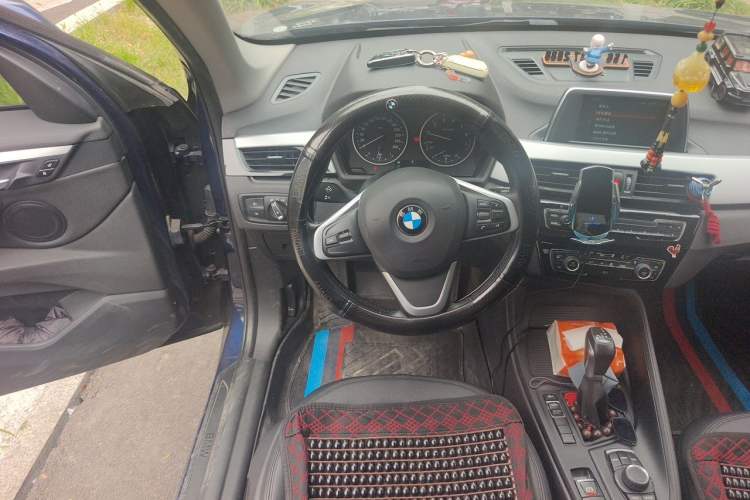 Used BMW X1 2018 sDrive18Li Fashion Model Steering Wheel