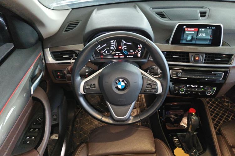 Used BMW X1 2018 xDrive20Li Luxury Edition Steering Wheel
