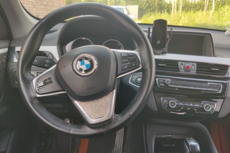 Used BMW X1 2018 sDrive18Li Fashion Model Steering Wheel
