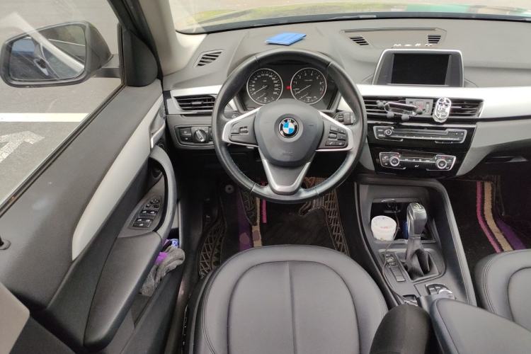 Used BMW X1 2018 sDrive18Li Fashion Model Steering Wheel