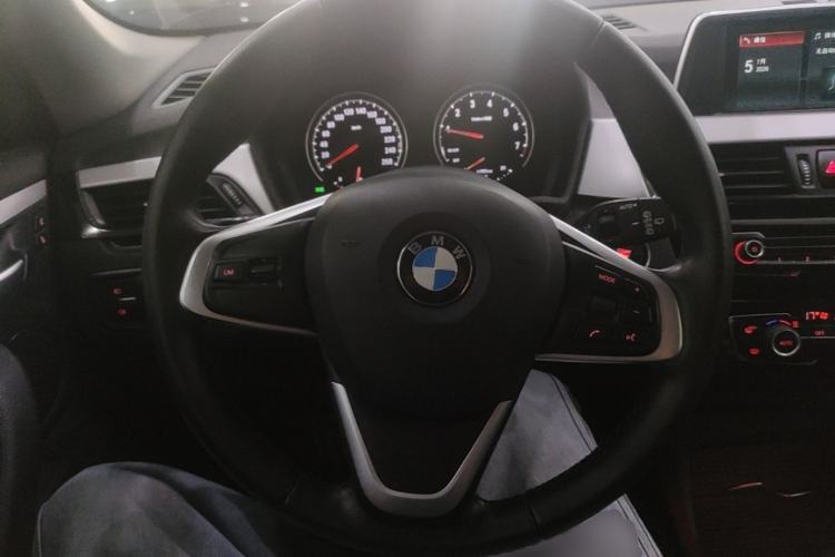 Used BMW X1 2018 sDrive18Li Fashion Model Steering Wheel