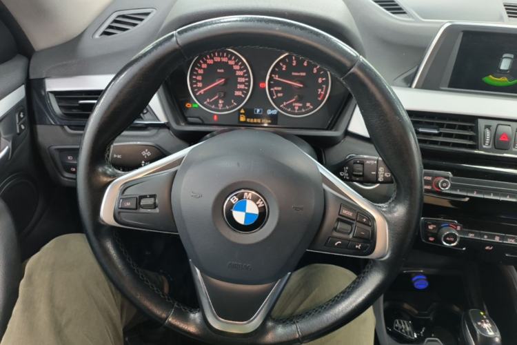 Used BMW X1 2018 sDrive18Li Fashion Model Steering Wheel