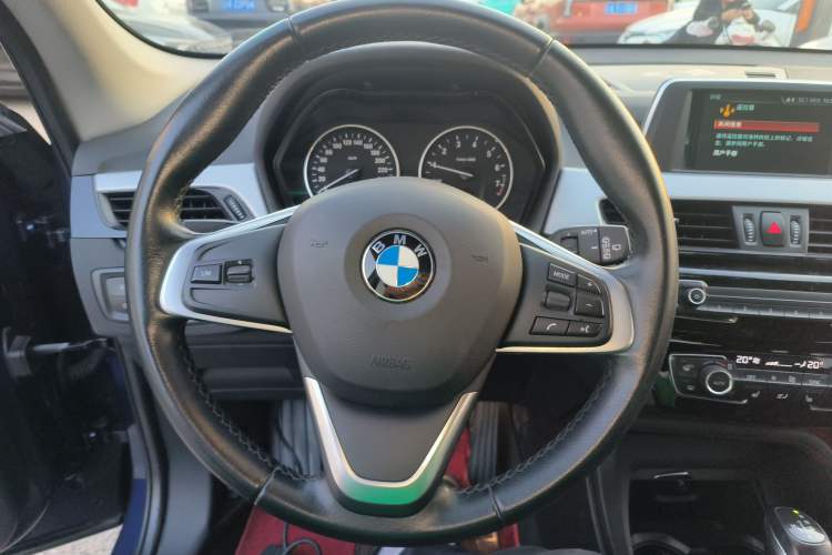 Used BMW X1 2018 sDrive18Li Fashion Model Steering Wheel