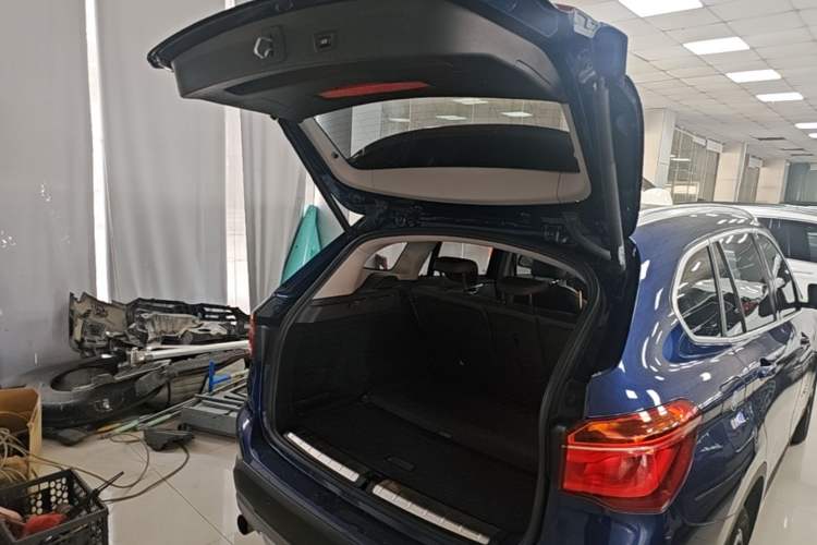 Used BMW X1 2018 sDrive18Li Luxury Model Trunk
