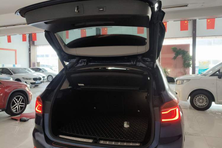 Used BMW X1 2018 sDrive18Li Luxury Model Trunk