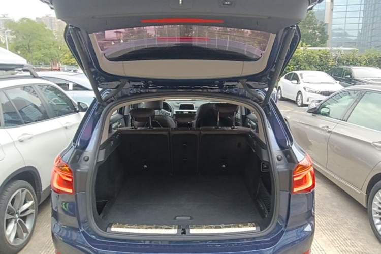 Used BMW X1 2018 xDrive20Li Luxury Edition Trunk