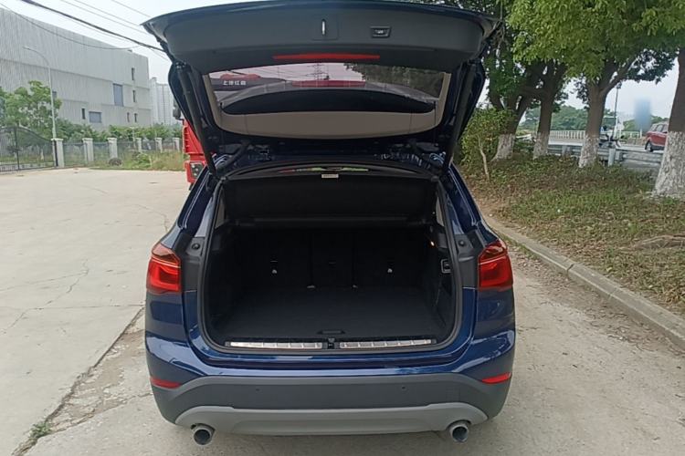 Used BMW X1 2018 sDrive20Li Leading Model Trunk