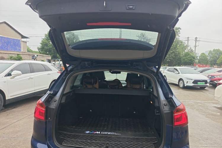 Used BMW X1 2018 sDrive18Li Luxury Model Trunk