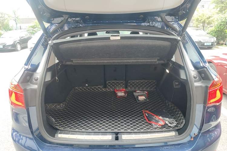 Used BMW X1 2018 sDrive18Li Fashion Model Trunk