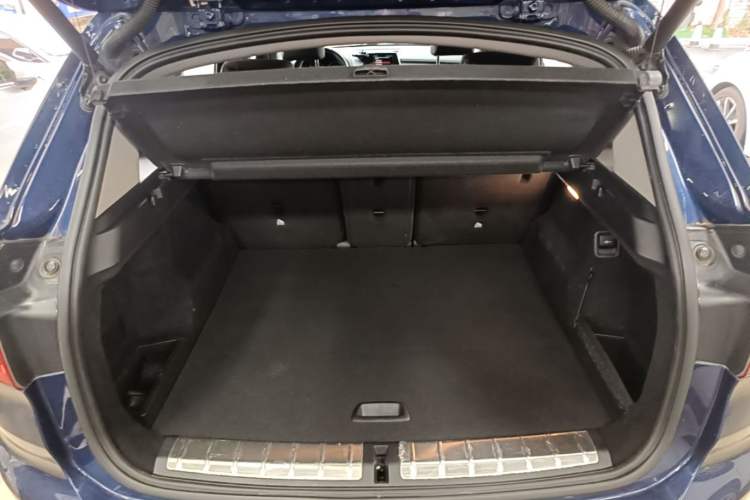 Used BMW X1 2018 sDrive20Li Leading Model Trunk