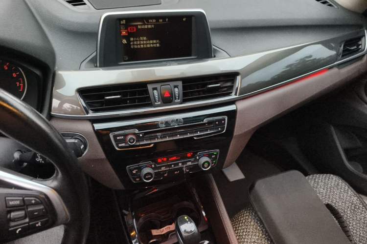 Used BMW X1 2018 xDrive20Li Luxury Edition Audio And AC Panel