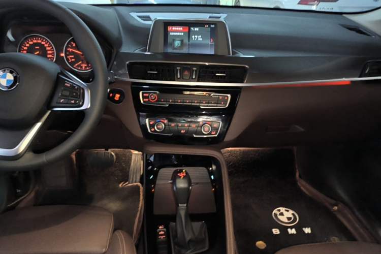 Used BMW X1 2018 sDrive18Li Luxury Model Audio And AC Panel
