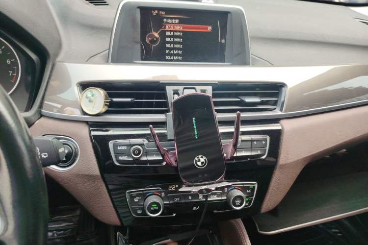 Used BMW X1 2018 sDrive18Li Luxury Model Audio And AC Panel